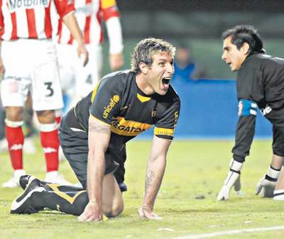 Martin Palermo celebrating.jpg